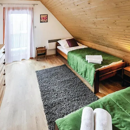 Three-bedroom Holiday In * Malatiny