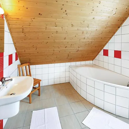 Prázdninový dům Three-bedroom Holiday In Malatiny