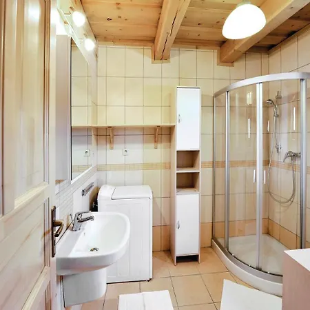 Three-bedroom Holiday In * Malatiny