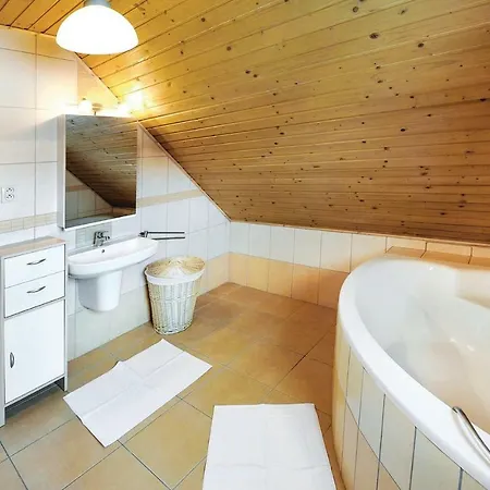 Three-bedroom Holiday In Prázdninový dům *